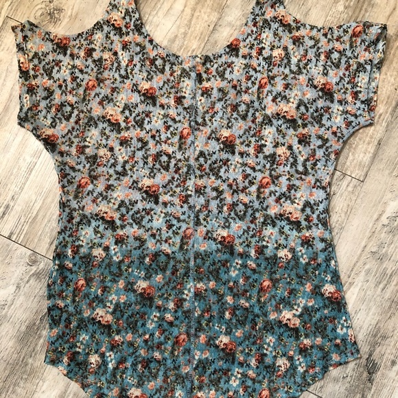 American Rag - Sheer lace floral cold shoulder Ombre Blouse - Picture 6 of 6